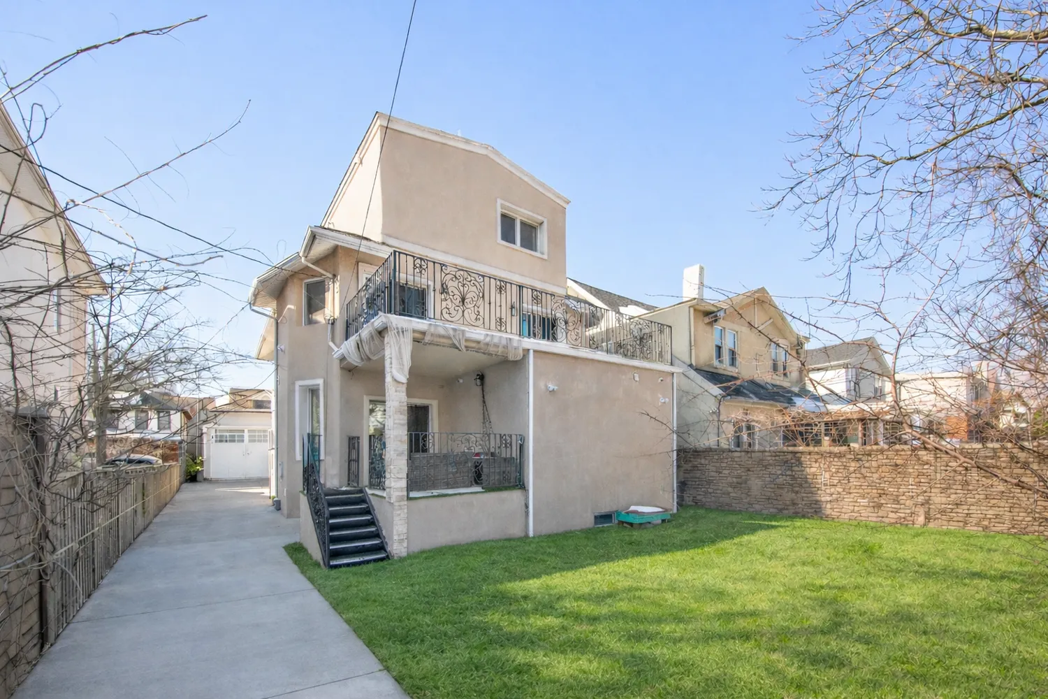 $2,495,000 | 153 Amherst Street | Manhattan Beach