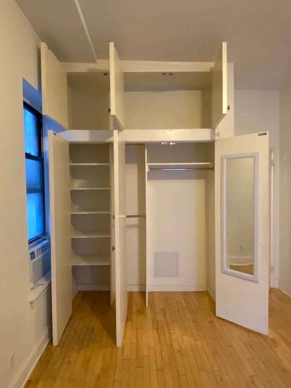 $3,500 | 350 West 56th Street, Unit 3C | Hell's Kitchen