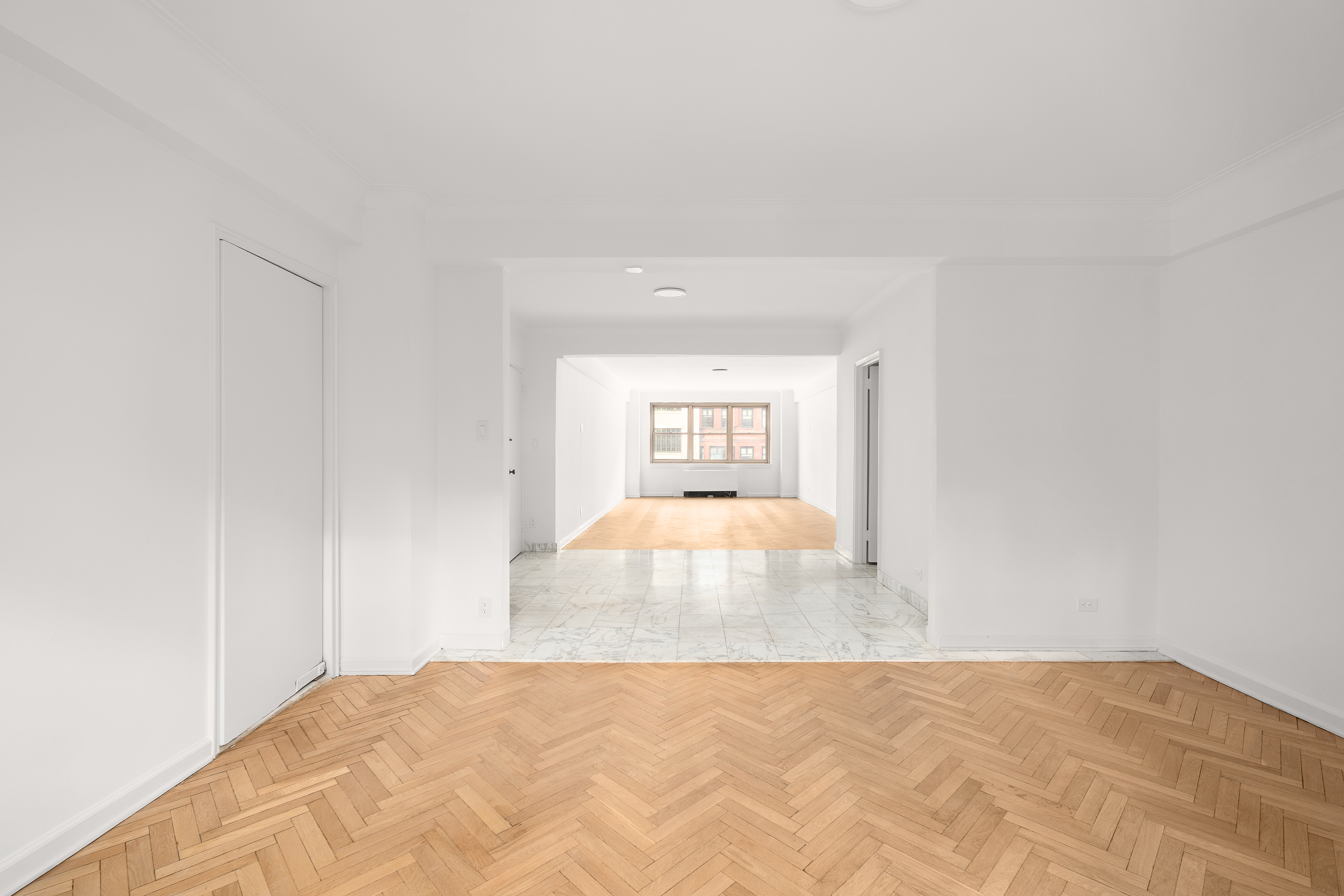 710 Park Avenue, Unit 4A Manhattan, NY 10021 - Photo 2 of 8