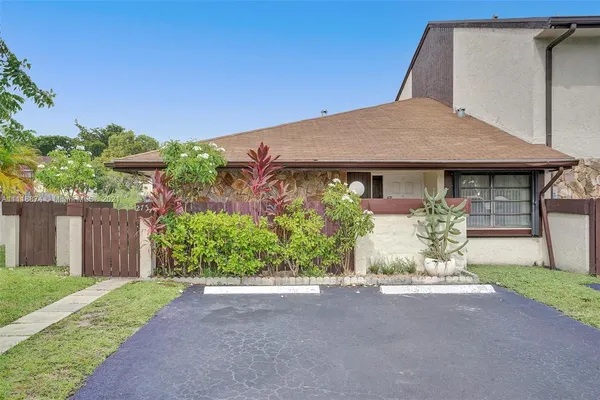 $430,000 | 275 Northeast 201st Terrace, Miami, FL 33179