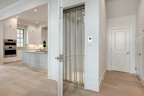 $1,695,000 | 111 Wellington Row Road, Houston, TX 77024