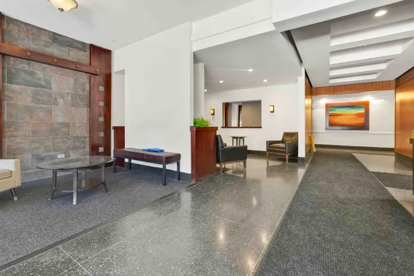 $899,000 | 370 Ocean Parkway, Unit 8H | Kensington