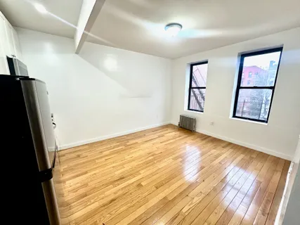 $2,400 | 517 West 161st Street, Unit 32 | Washington Heights