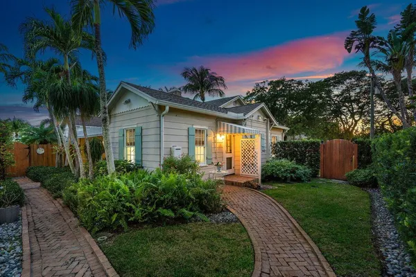 $2,400,000 | 521 North Swinton Avenue, Delray Beach, FL 33444
