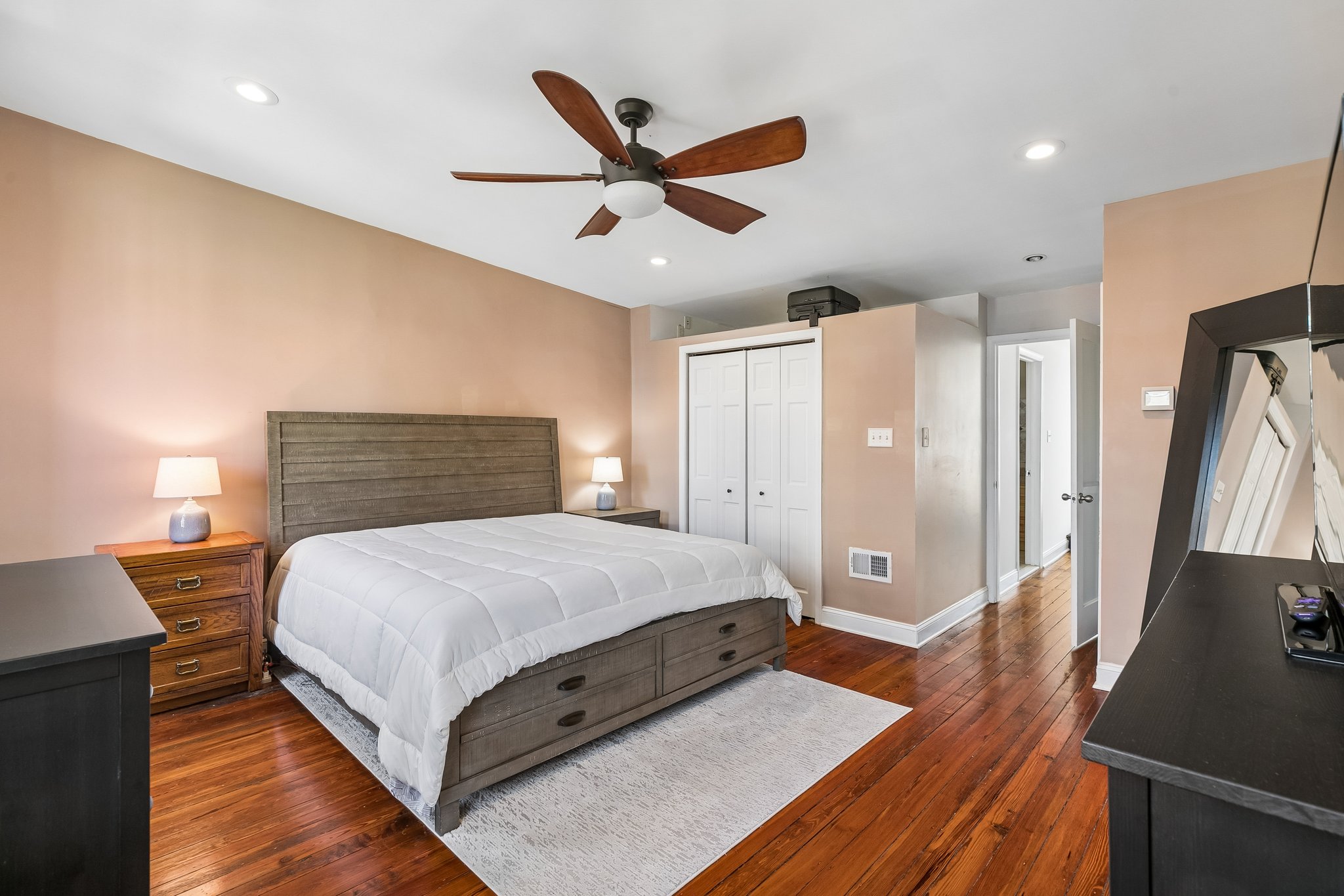 2128 Carpenter Street Philadelphia, PA 19146 - Photo 31 of 49