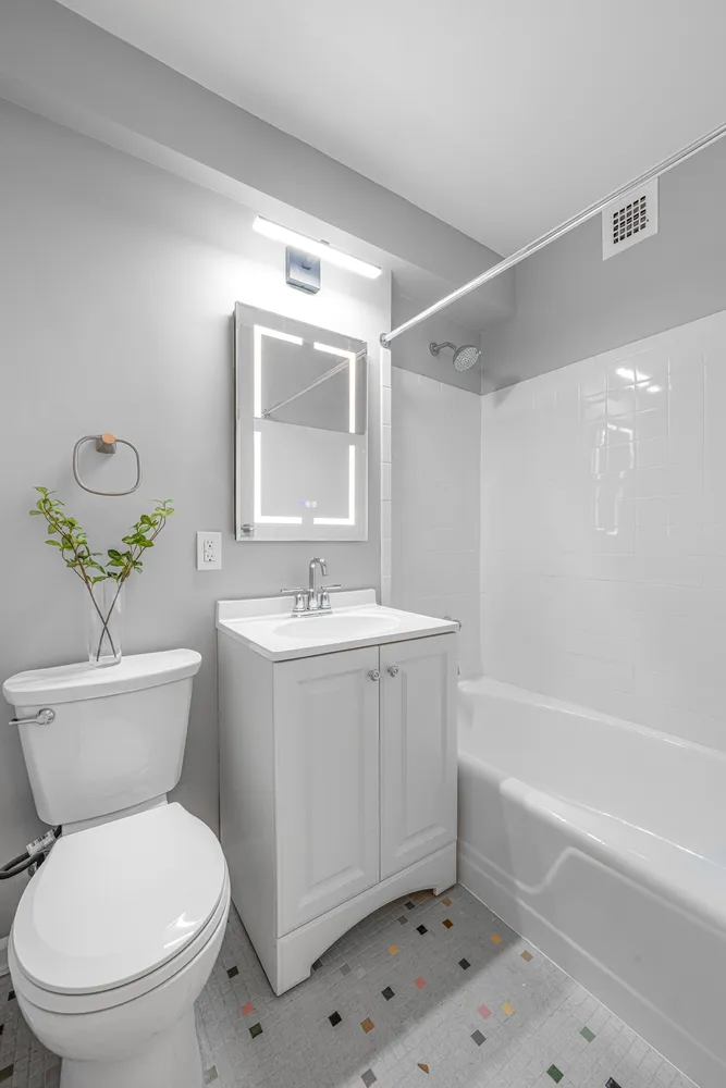 $475,000 | 150 East 37th Street, Unit 10F | Murray Hill