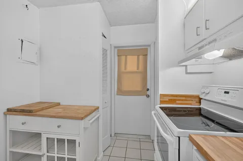 $225,000 | 4501 Northeast 21st Avenue, Unit 208, Fort Lauderdale, FL 33308