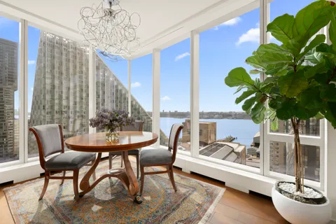 $3,495,000 | 1 West End Avenue, Unit 19J | Upper West Side