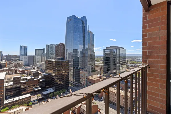 $600,000 | 1551 Larimer Street, Unit 2705, Denver, CO 80202