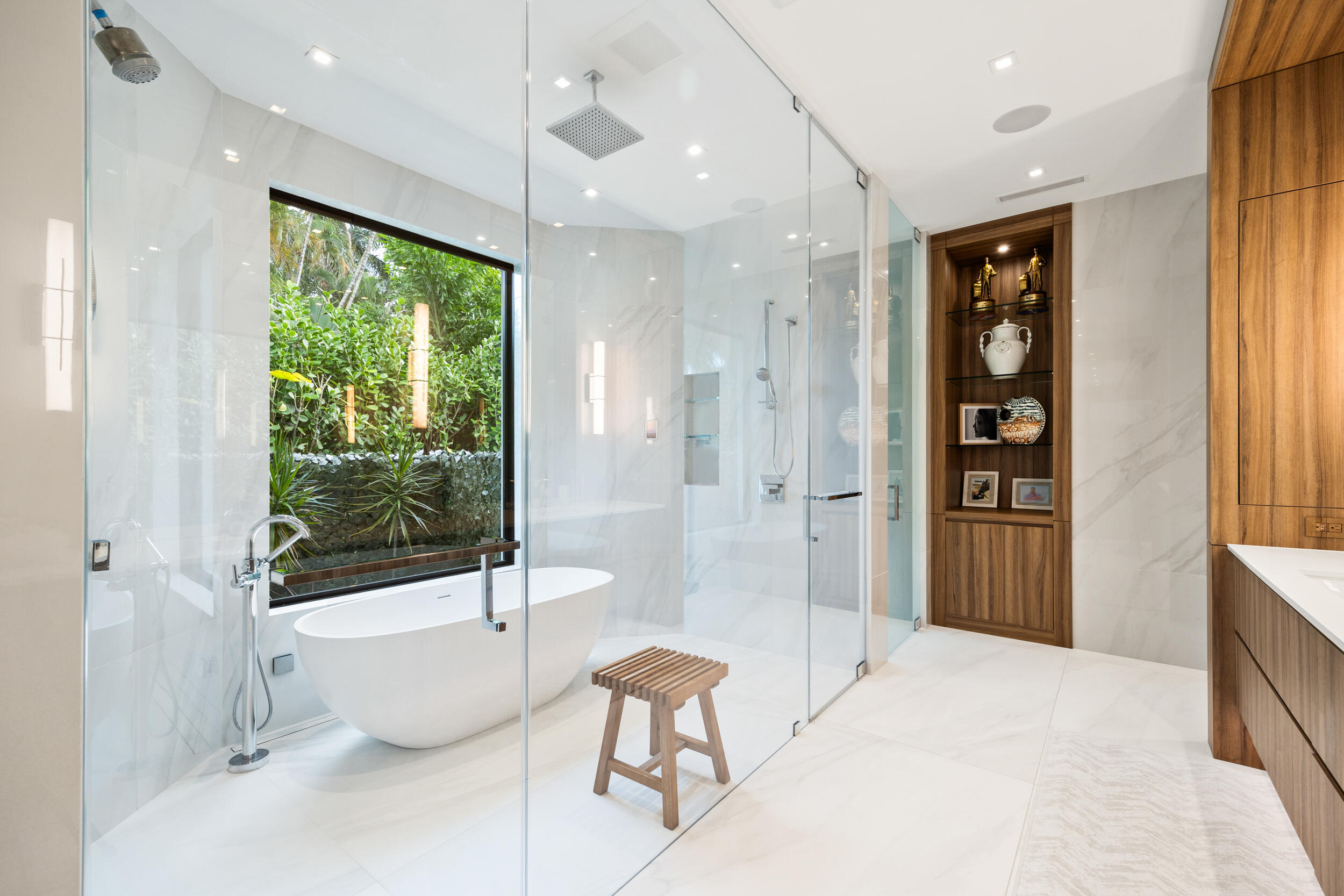 5695 Pennock Point Road Jupiter, FL 33458 - Photo 45 of 77 a bathroom with a bathtub and a shower