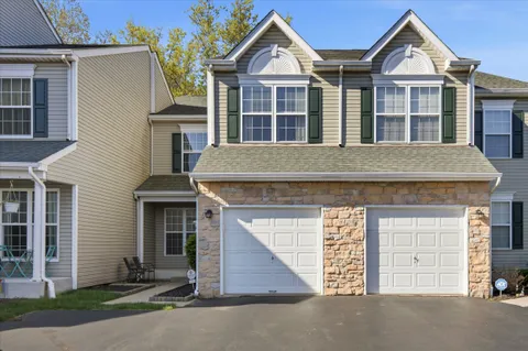 $530,000 | 325 Green View Court, Plymouth Meeting, PA 19462