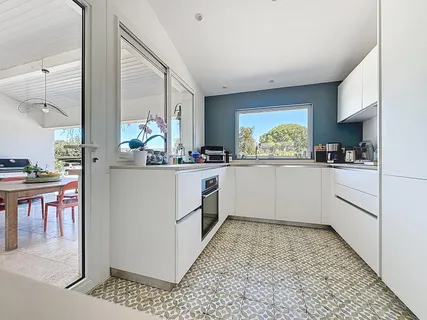 $2,157,746 | 168 Chemin De Beaucours, Sanary-sur-Mer, France 83110