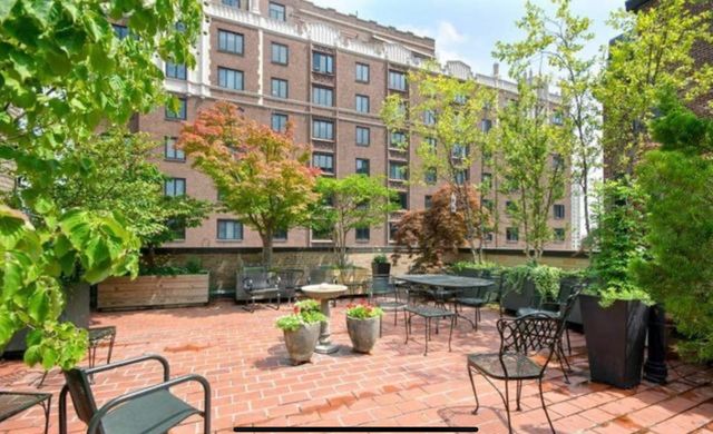 $2,350,000 | 40-50 East 10th Street, Unit 7I | Greenwich Village