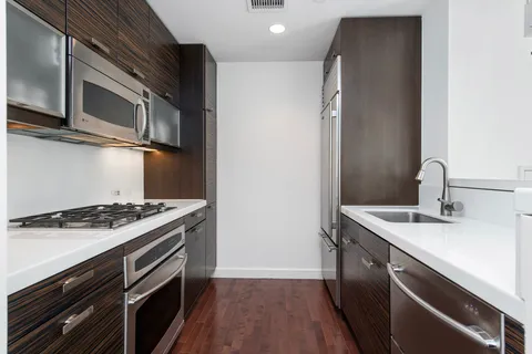 $5,350 | 225 East 34th Street, Unit 11F | Murray Hill