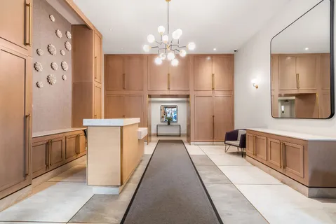 $935,000 | 178 East 80th Street, Unit 15C | Upper East Side