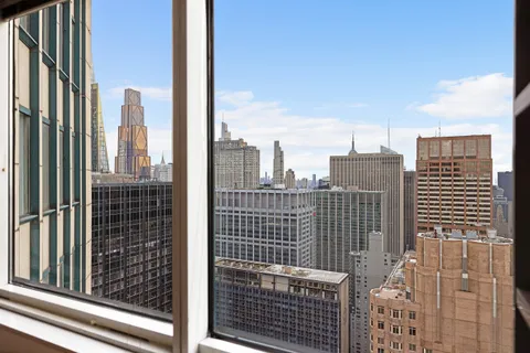 $2,650,000 | 150 West 56th Street, Unit 6204 | Theater District