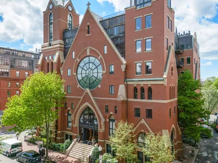 $875,000 | 2 Clarendon Street, Unit 302, Boston, MA 02116