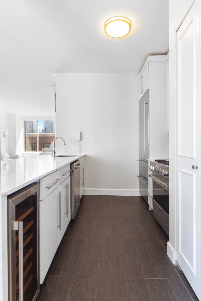 200 Riverside Boulevard, Unit 15I Manhattan, NY 10069 - Photo 4 of 10