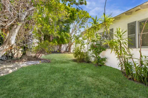 $3,850,000 | 1015 San Vicente Boulevard, Santa Monica, CA 90402