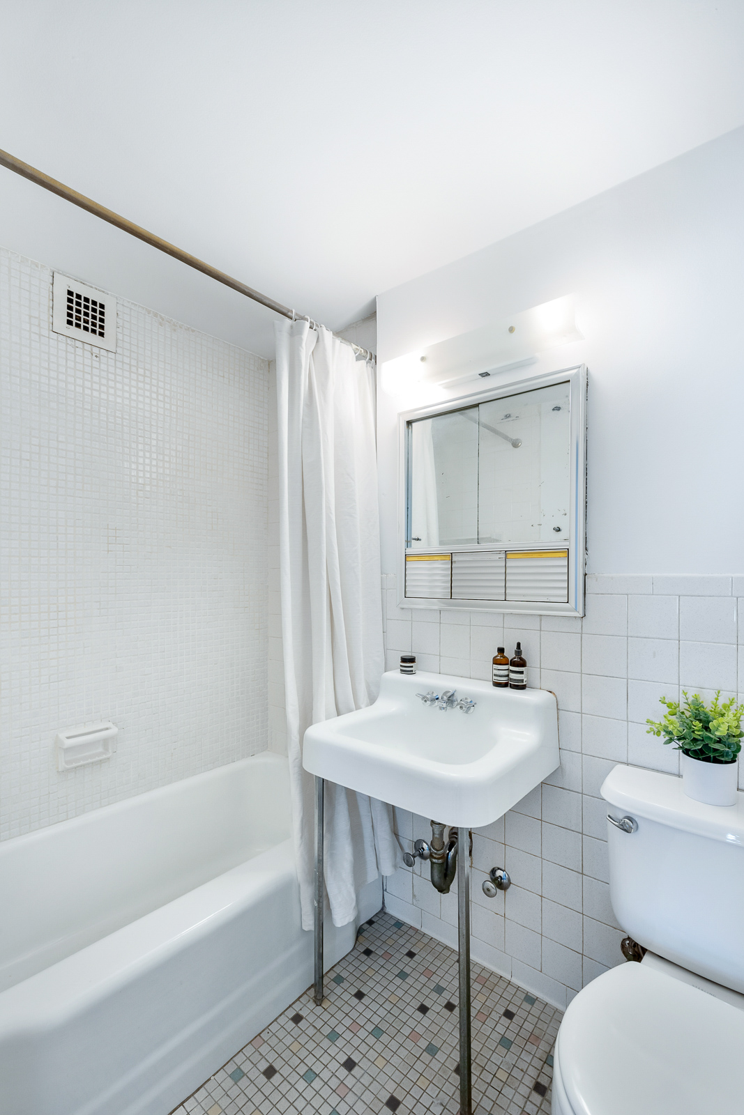 10 West 15th Street, Unit 2017 Manhattan, NY 10011 - Photo 10 of 13