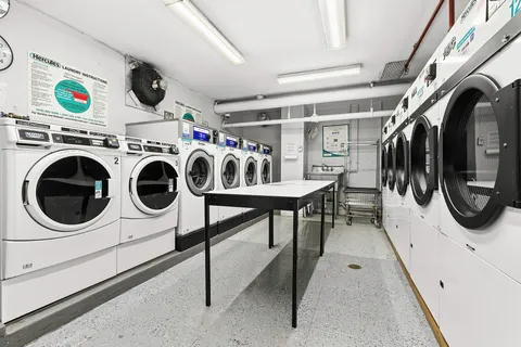 $629,000 | 301 East 22nd Street, Unit 11S | Gramercy