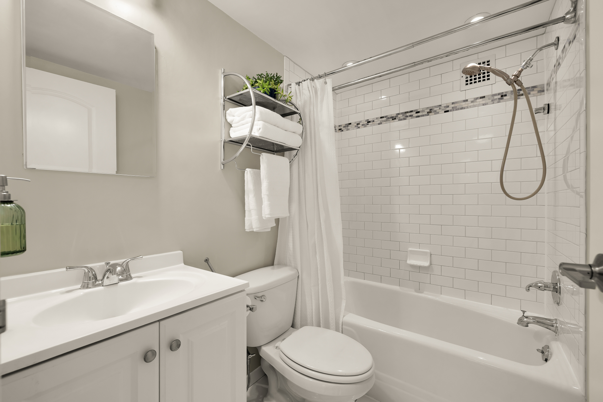 2501 Calvert Street Northwest, Unit 308 Washington, DC 20008 - Photo 18 of 22