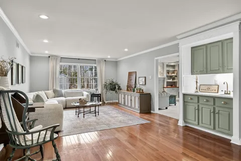 $685,000 | 2 Strafford Court, Medford, NJ 08055