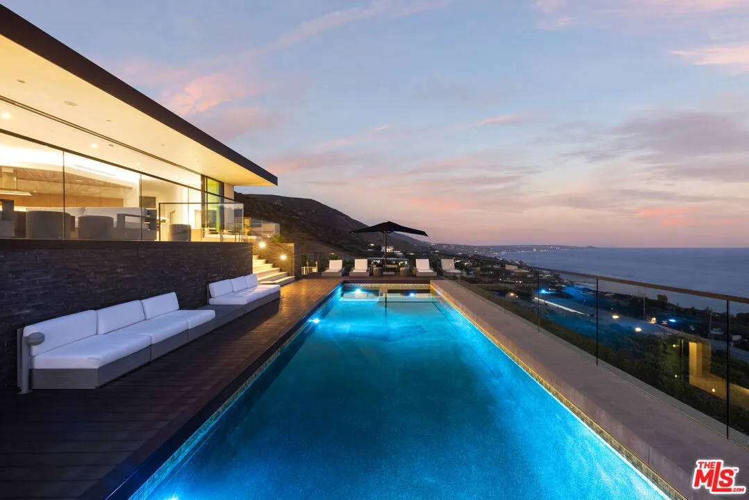 $18,950,000 | 32357 Pacific Coast Highway, Malibu, CA 90265