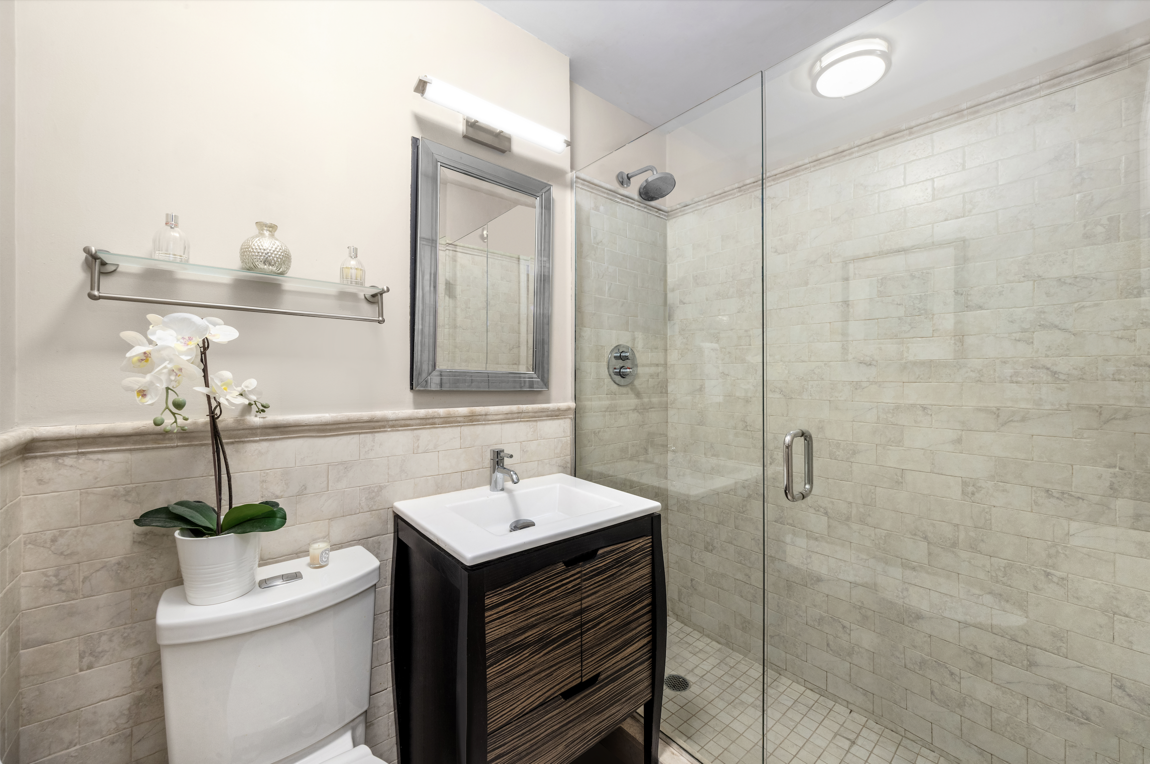 350 Bleecker Street, Unit 6N Manhattan, NY 10014 - Photo 9 of 10