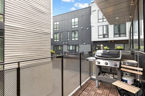 $1,050,000 | 602 North 5th Street, Unit 2, Philadelphia, PA 19123