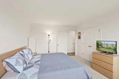 $297,000 | 4977 Battery Lane, Unit 1711, Bethesda, MD 20814