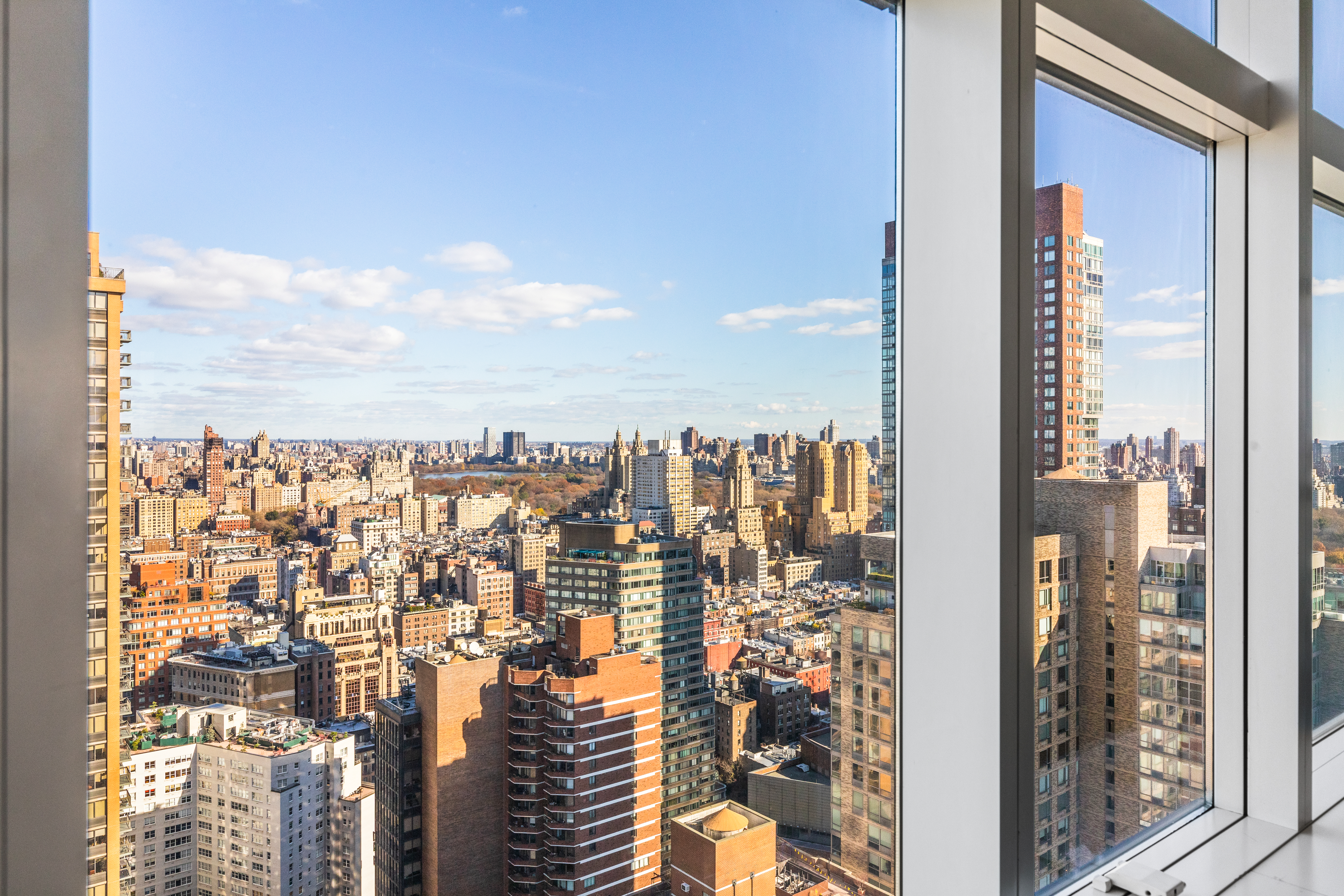 160 West 66th Street, Unit 42AB Manhattan, NY 10023 - Photo 14 of 15 a view of a city