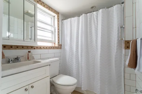 $650,000 | 3-33 Beach 88th Street | Hammels