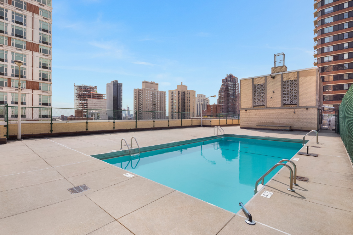 370 East 76th Street, Unit A1503 Manhattan, NY 10021 - Photo 8 of 9