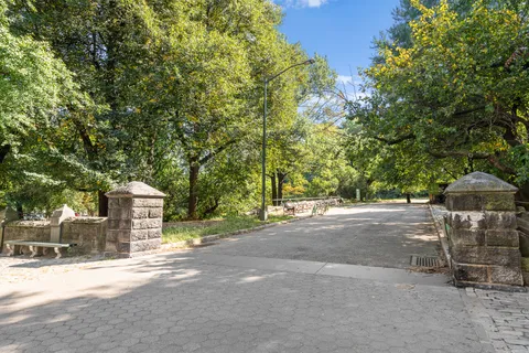 $615,000 | 301 West 110th Street, Unit 1C | Harlem