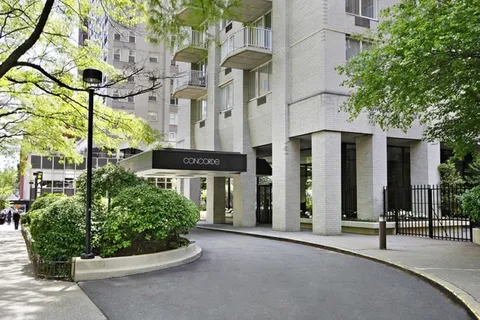 $6,000 | 220 East 65th Street, Unit 8J | Lenox Hill