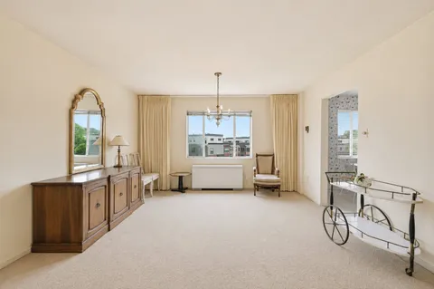 $485,000 | 5301 Westbard Circle, Unit 334, Bethesda, MD 20816