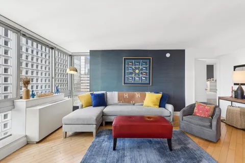 $1,100,000 | 235 East 55th Street, Unit 38C | Midtown East