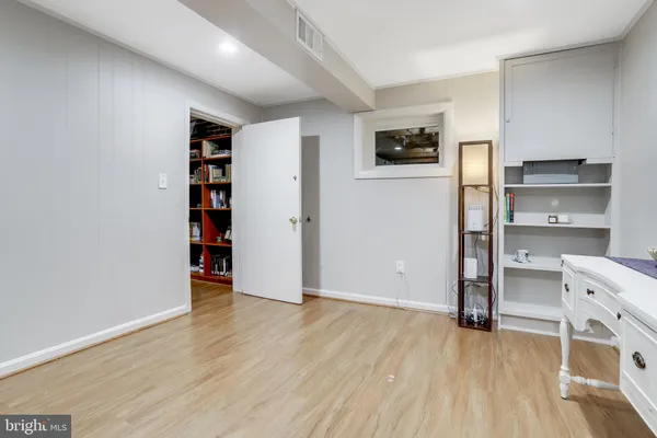 $4,175 | 8805 Menard Court, Alexandria, VA 22309