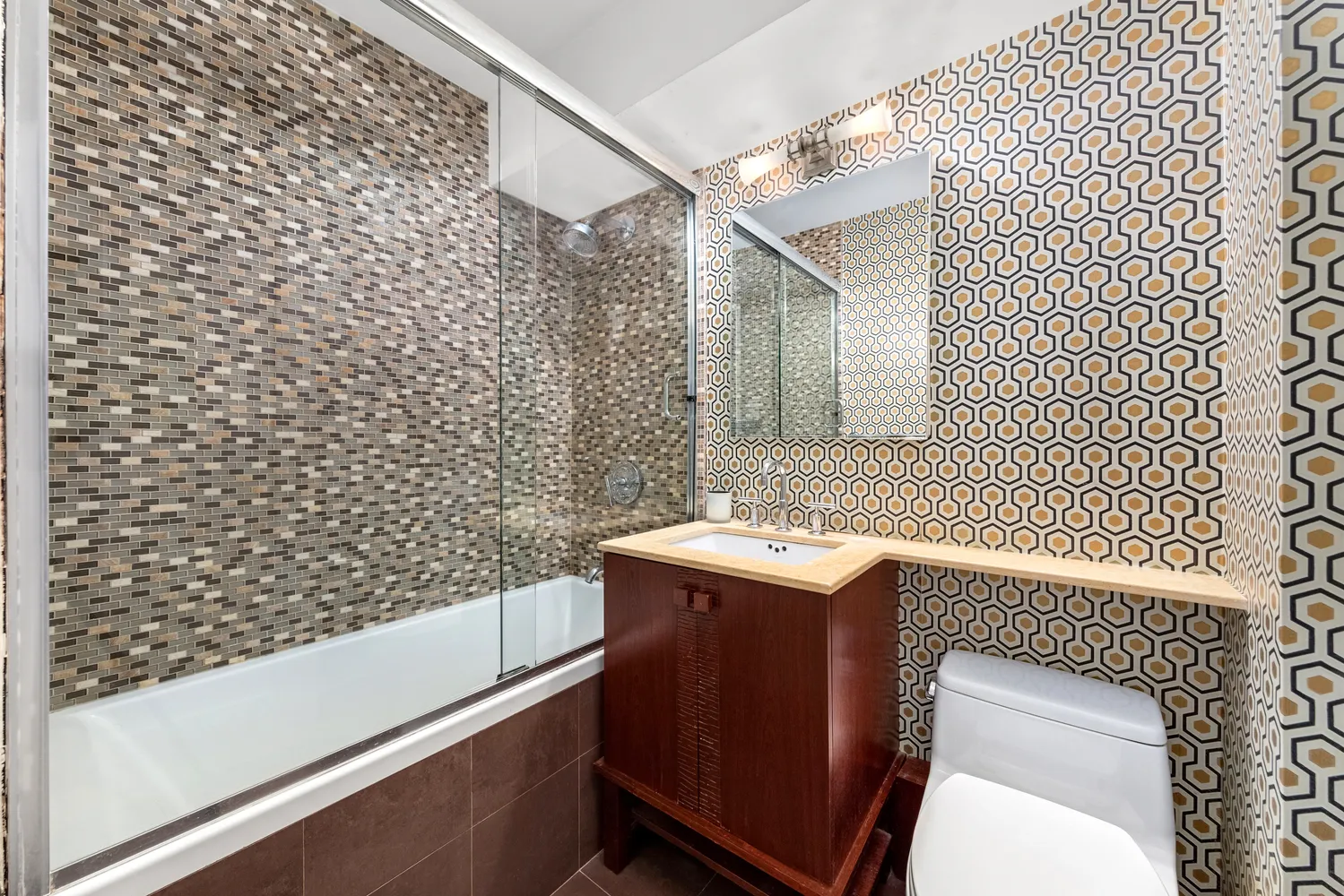 $6,850 | 79 West 12th Street, Unit 7E | Greenwich Village