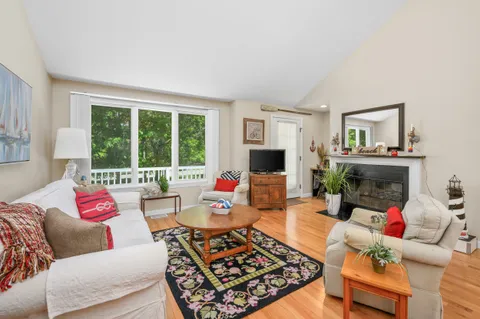 $579,000 | 1 Sandview Terrace, Mashpee, MA 02649