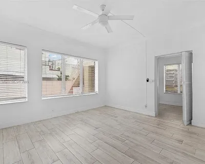 $3,800,000 | 2822 Pine Tree Drive, Miami Beach, FL 33140