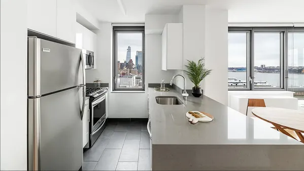 $6,715 | 606 West 57th Street, Unit 1638 | Hell's Kitchen