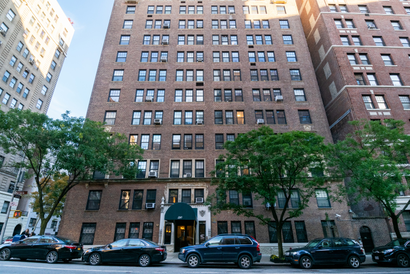 310 West End Avenue, Unit 2A Manhattan, NY 10023 - Photo 17 of 19 a front view of a building