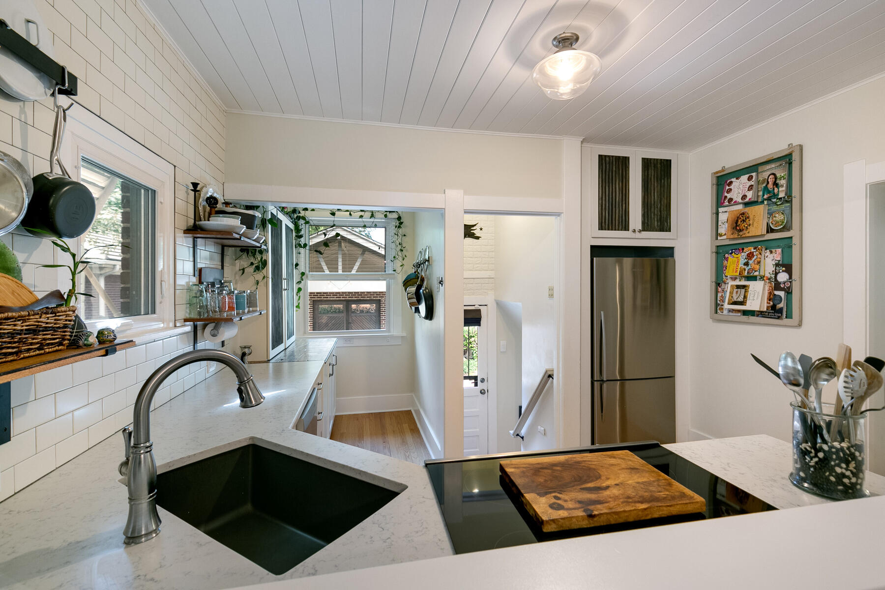 2025 Grape Street Denver, CO 80207 - Photo 6 of 23