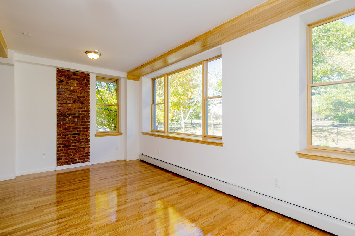 18-10 Astoria Park South, Unit 2 Queens, NY 11102 - Photo 2 of 10