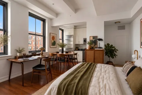 $599,000 | 1 Hanson Place, Unit 25C | Fort Greene