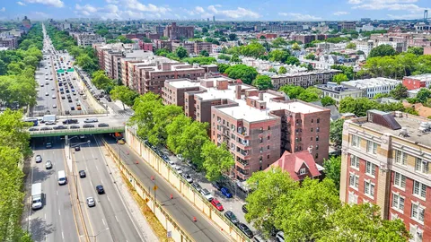 $745,000 | 100 Ocean Parkway, Unit 6K | Windsor Terrace