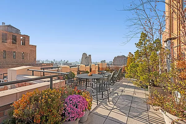 201 West 16th Street, Unit 9B Manhattan, NY 10011 - Photo 8 of 9 Gallery Image 8