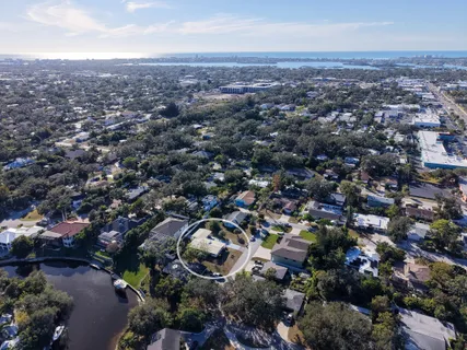 $525,000 | 2452 Whippoorwill Circle, Sarasota, FL 34231